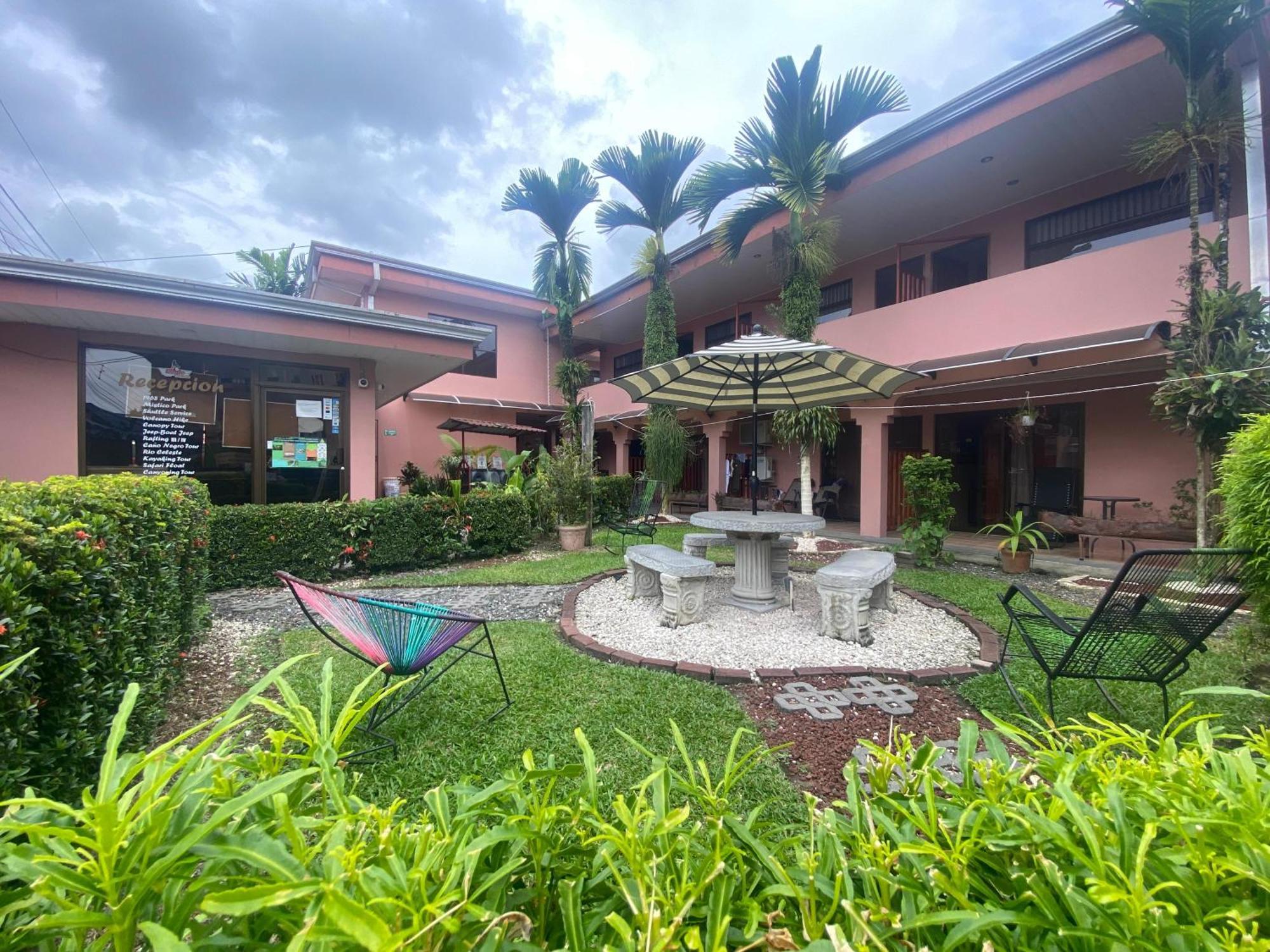 Hotel La Choza Inn La Fortuna Exteriör bild
