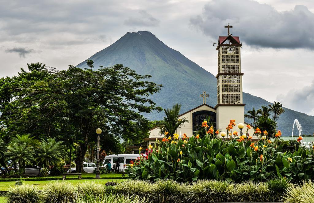 Hotel La Choza Inn La Fortuna Exteriör bild