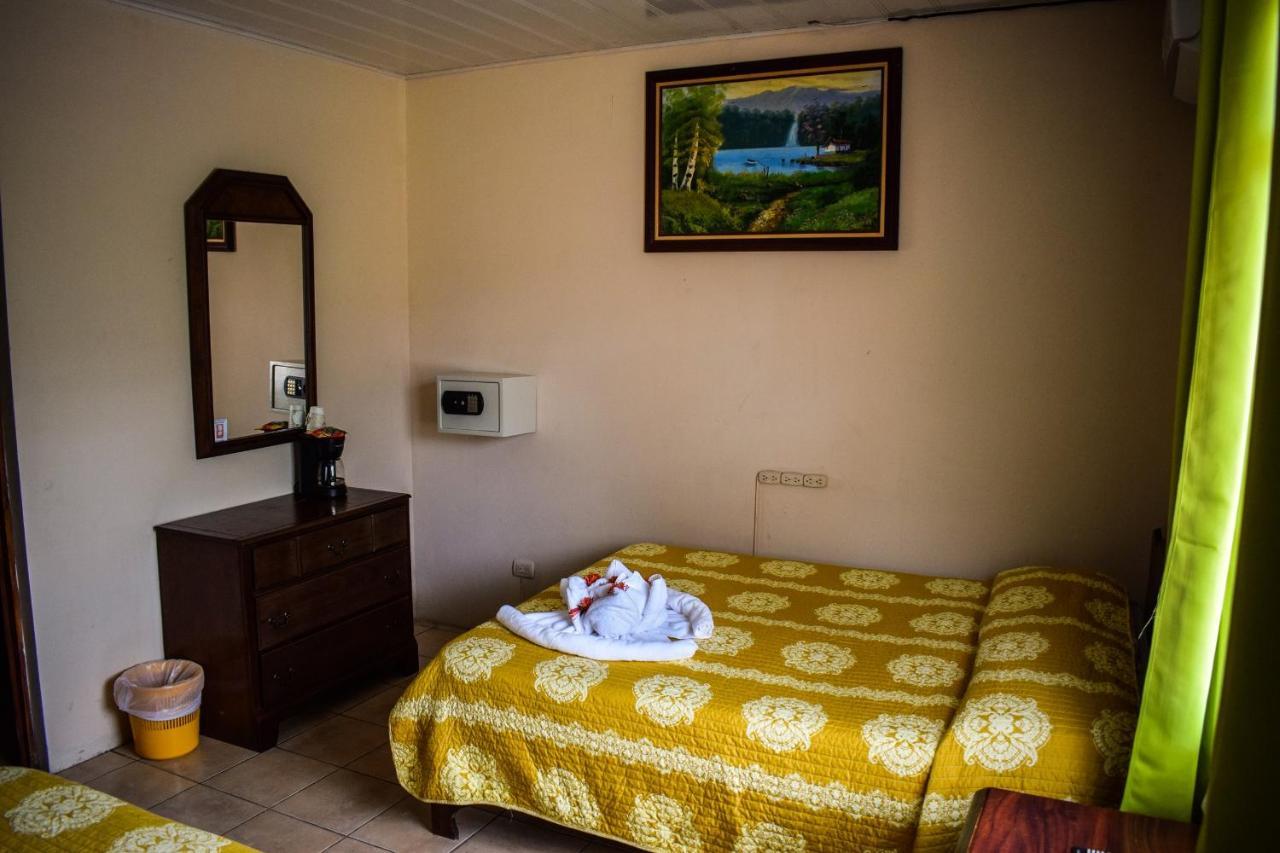 Hotel La Choza Inn La Fortuna Exteriör bild
